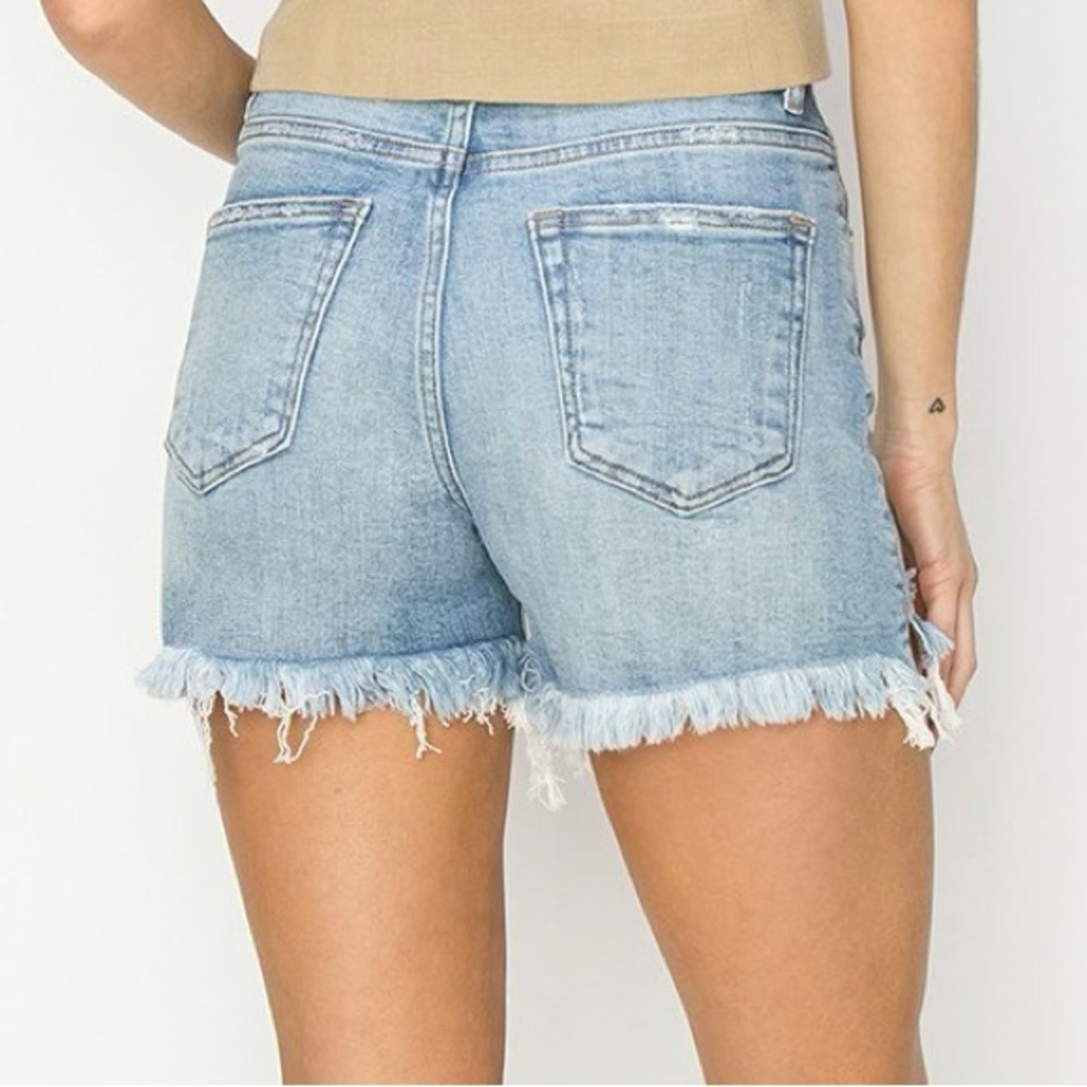 Risen High-Rise Frayed Hem Denim Shorts - Light Blue - Picture 2 of 6